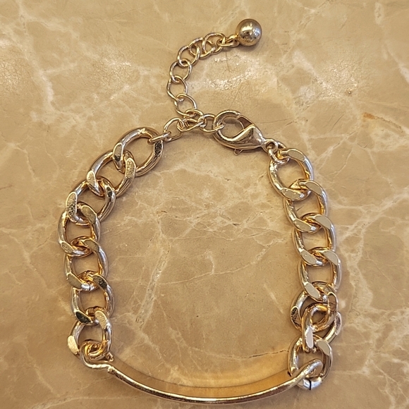 Pretty Gold Chunky Chain Link Bracelet - Picture 4 of 16
